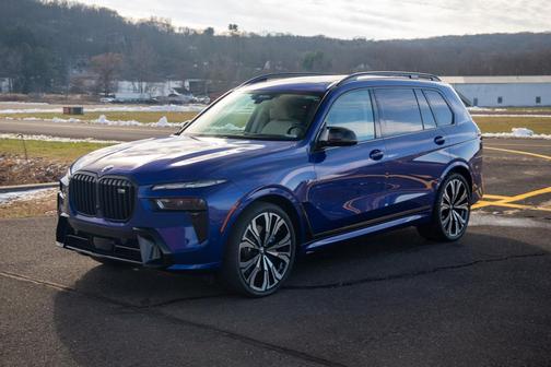 2025 BMW X7 M60i