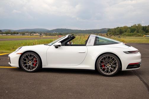 2023 Porsche 911 Targa 4 GTS