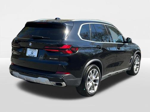 Black Sapphire Metallic 2024 BMW X5 xDrive40i