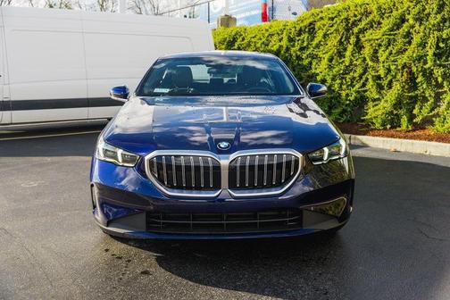 2025 BMW 530 i xDrive