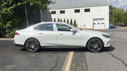 2026 BMW 530 i xDrive
