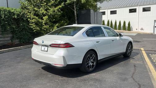 2026 BMW 530 i xDrive