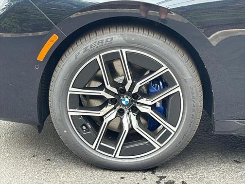 2025 BMW 760 i xDrive
