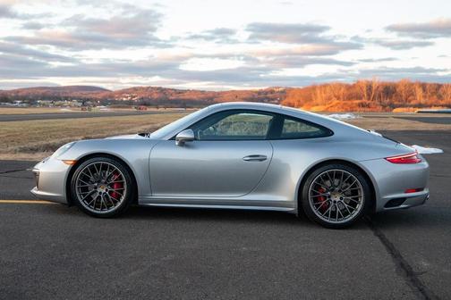 2017 Porsche 911 Carrera 4S