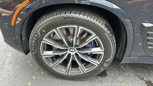 2024 BMW X5 M60i