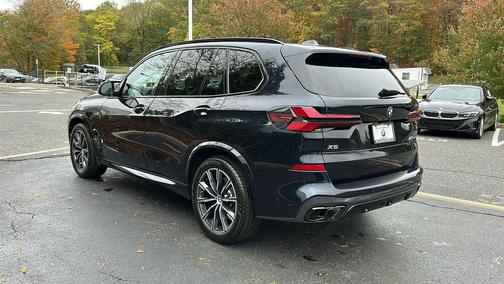 2024 BMW X5 M60i