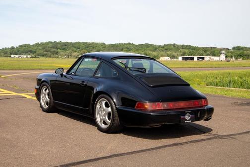 BLACK 1990 Porsche 911 Carrera