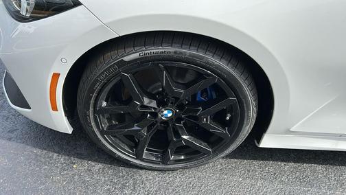 2025 BMW 330 i xDrive