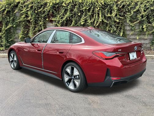 Vegas Red Metallic 2026 BMW i4 Gran Coupe xDrive40