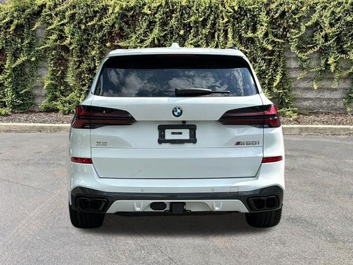 Alpine White 2026 BMW X5 M60i