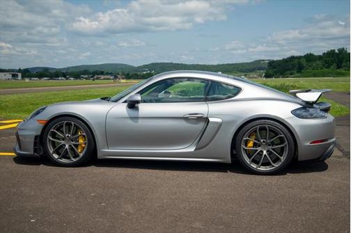 2022 Porsche 718 Cayman GT4