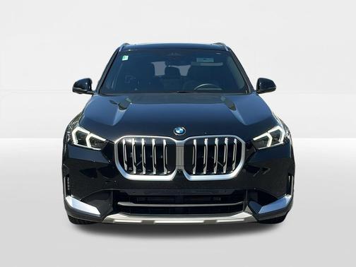 Black Sapphire Metallic 2025 BMW X1 xDrive28i