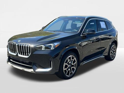 Black Sapphire Metallic 2025 BMW X1 xDrive28i