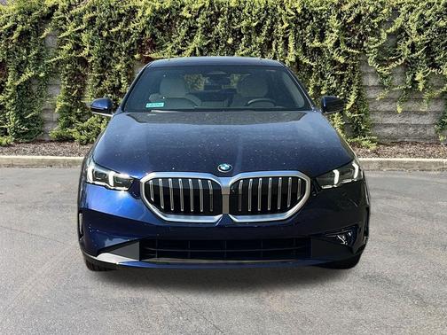 BLUE 2027 BMW 530 i xDrive