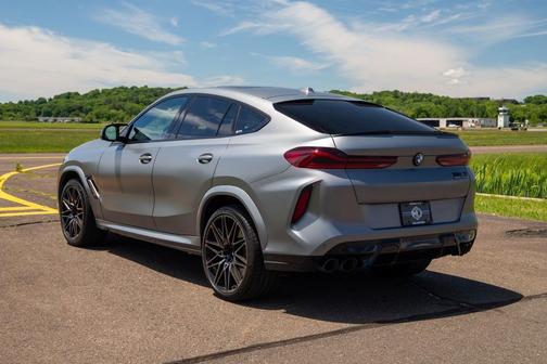 GREY 2024 BMW X6 M