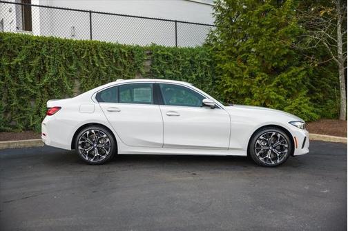 2025 BMW 330 i xDrive