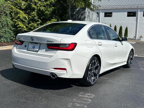 2025 BMW 330 i xDrive