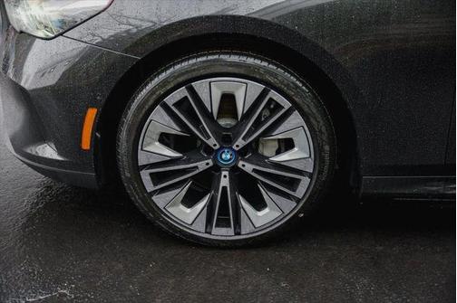 2025 BMW i5 xDrive40