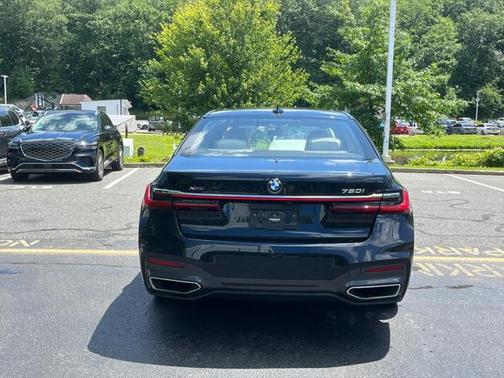 2022 BMW 750 i xDrive