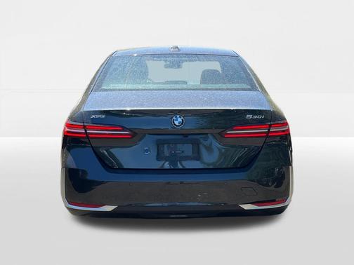 Dark Graphite Metallic 2026 BMW 530 xDrive