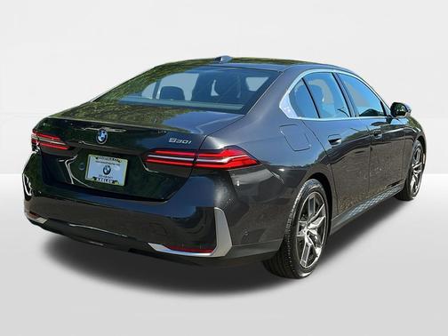 Dark Graphite Metallic 2026 BMW 530 xDrive