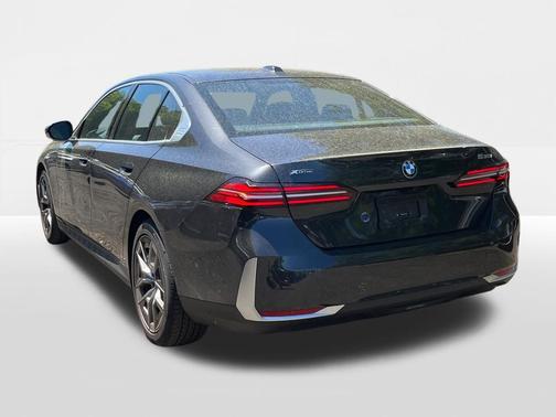 Dark Graphite Metallic 2026 BMW 530 xDrive