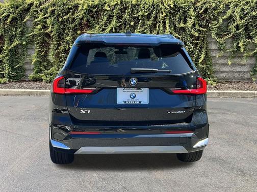 Black Sapphire Metallic 2026 BMW X1 xDrive28i