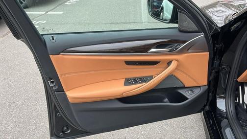 Black Sapphire Metallic 2023 BMW 530 i xDrive