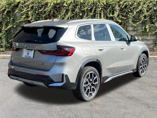 Space Silver Metallic 2026 BMW X1 xDrive28i