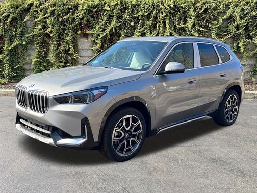 Space Silver Metallic 2026 BMW X1 xDrive28i