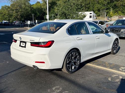 2025 BMW 330 i xDrive