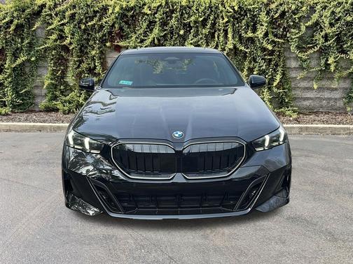 Black Sapphire Metallic 2026 BMW 530 xDrive
