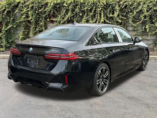 Black Sapphire Metallic 2026 BMW 530 xDrive