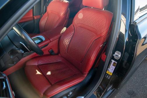 2021 BMW 750 i xDrive