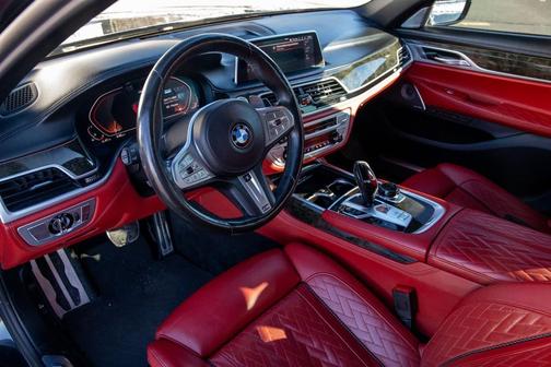 2021 BMW 750 i xDrive