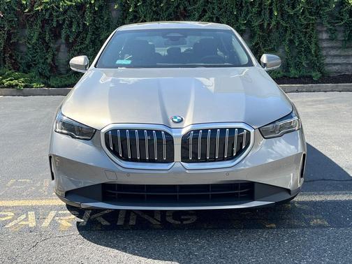 2026 BMW 530 i xDrive