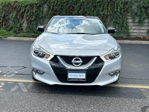Brilliant Silver 2017 Nissan Maxima 3.5 Platinum