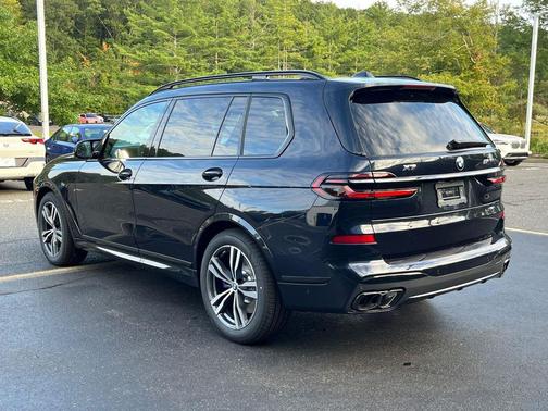2026 BMW X7 M60i