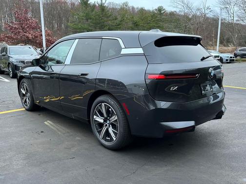 2026 BMW iX xDrive45