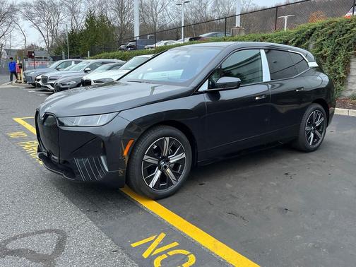 2026 BMW iX xDrive45