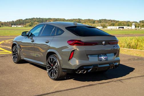 2023 BMW X6 M 