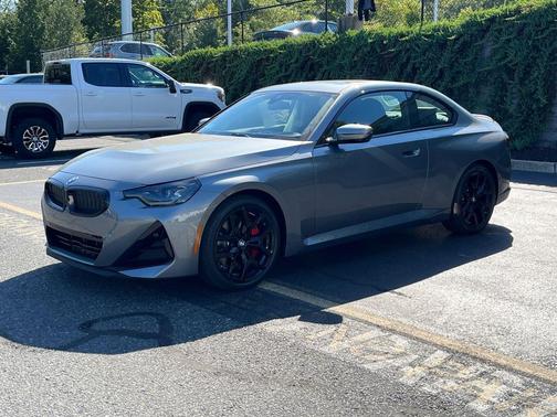 2025 BMW 230 i xDrive