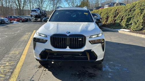 2024 BMW X7 M60i
