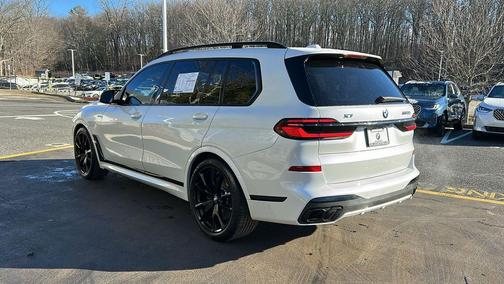 2024 BMW X7 M60i