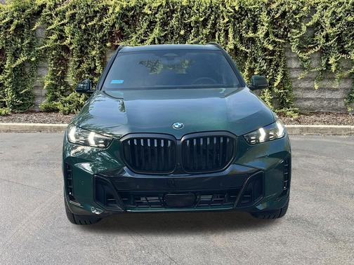 Manhattan Green Metallic 2026 BMW X5 xDrive40i