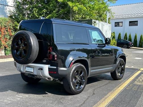 2022 Land Rover Defender 90 S