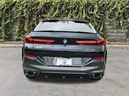 BLACK 2027 BMW X6 xDrive40i