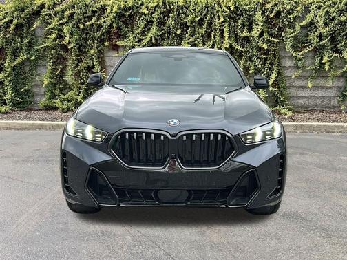 BLACK 2027 BMW X6 xDrive40i