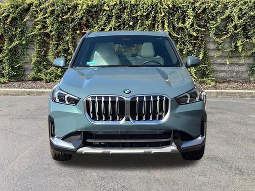 Cape York Green Metallic 2026 BMW X1 xDrive28i
