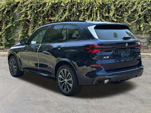 Tanzanite Blue II Metallic 2026 BMW X5 xDrive40i